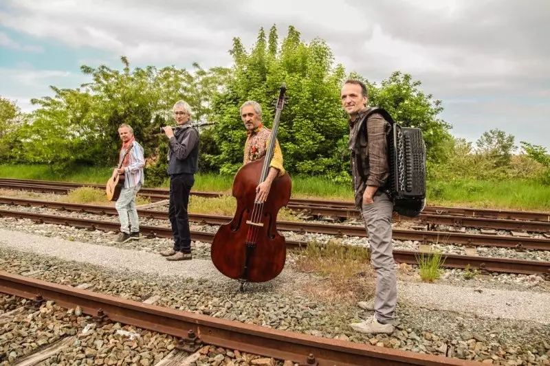 I musicisti Alasia, Vinai, Bertone e Fantino con i loro strumenti